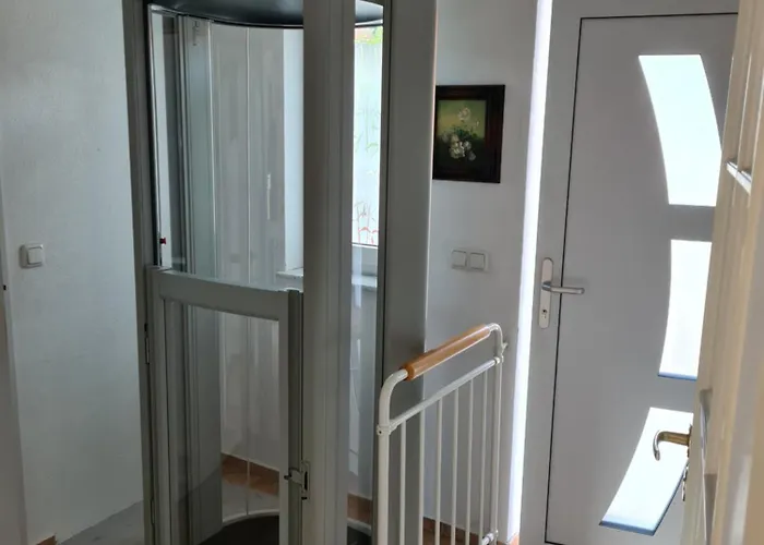 Beatrice Apartment *